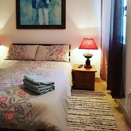 Sunshine Court 4 Apartment